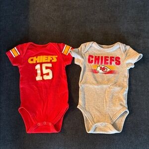 Chiefs Red and Gray Baby Bodysuit Set